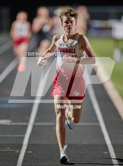 Thumbnail 2 in Dog Pound Invitational (1600 Meter) photogallery.