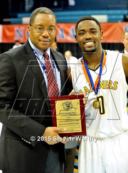 Thumbnail 2 in Winston-Salem Prep vs East Carteret (NCHSAA 1A Final) photogallery.
