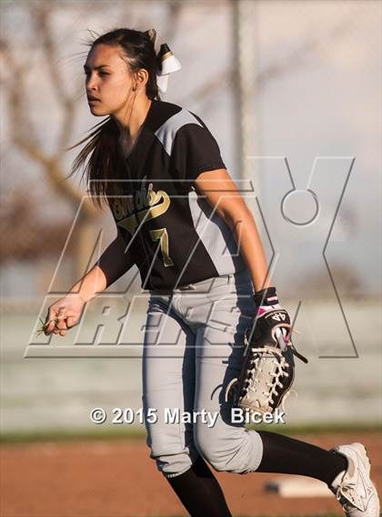 Thumbnail 1 in Sierra @ Enochs photogallery.