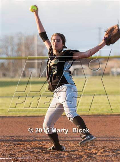 Thumbnail 2 in Sierra @ Enochs photogallery.