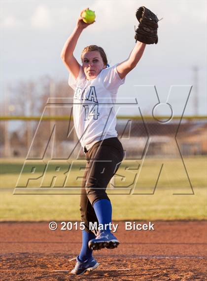 Thumbnail 2 in Sierra @ Enochs photogallery.