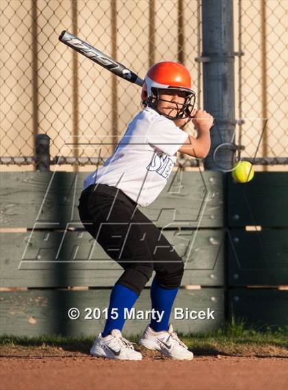 Thumbnail 1 in Sierra @ Enochs photogallery.