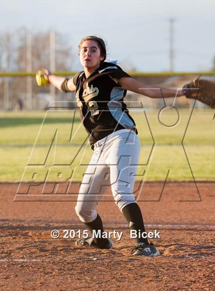 Thumbnail 3 in Sierra @ Enochs photogallery.