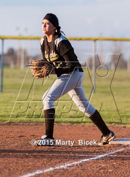 Thumbnail 2 in Sierra @ Enochs photogallery.