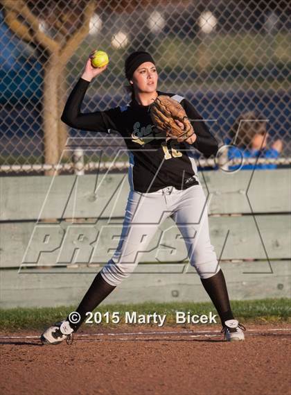 Thumbnail 2 in Sierra @ Enochs photogallery.