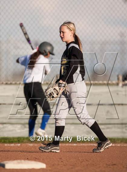 Thumbnail 3 in Sierra @ Enochs photogallery.