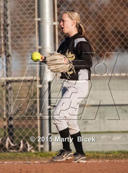 Thumbnail 1 in Sierra @ Enochs photogallery.