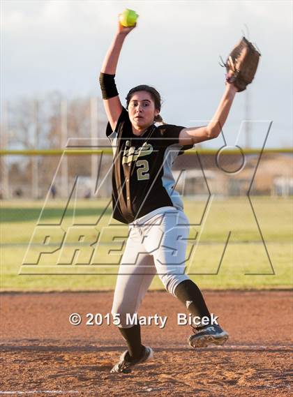 Thumbnail 2 in Sierra @ Enochs photogallery.