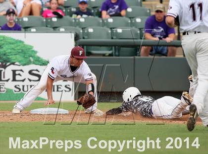 Thumbnail 2 in Douglass vs. Flatonia (UIL 1A Final) photogallery.