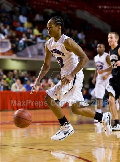 Thumbnail 2 in Forestview vs. Northern Guilford (NCHSAA 3A Final) photogallery.