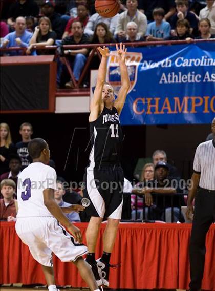 Thumbnail 3 in Forestview vs. Northern Guilford (NCHSAA 3A Final) photogallery.