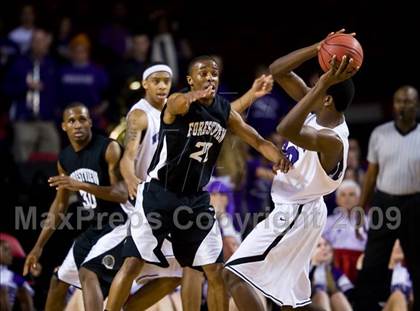 Thumbnail 2 in Forestview vs. Northern Guilford (NCHSAA 3A Final) photogallery.