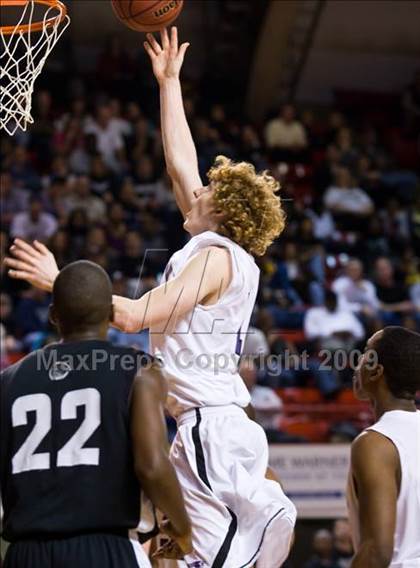Thumbnail 2 in Forestview vs. Northern Guilford (NCHSAA 3A Final) photogallery.