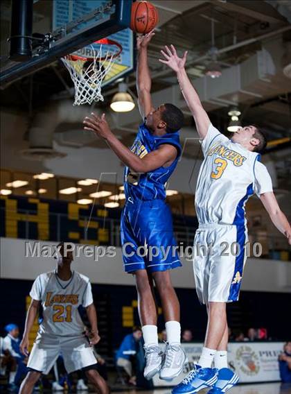 Thumbnail 2 in Bishop Amat vs. Charter Oak (MLK I Have A Dream Classic) photogallery.