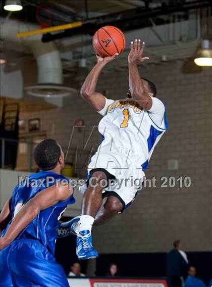 Thumbnail 2 in Bishop Amat vs. Charter Oak (MLK I Have A Dream Classic) photogallery.