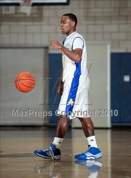 Thumbnail 3 in Bishop Amat vs. Charter Oak (MLK I Have A Dream Classic) photogallery.