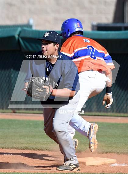 Thumbnail 3 in Spring Valley vs Bishop Gorman photogallery.