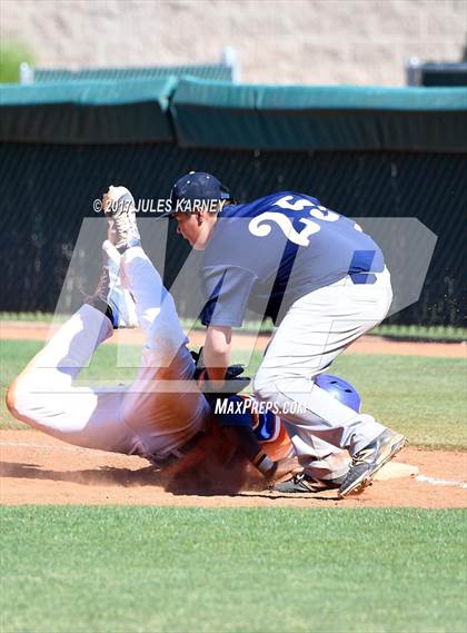 Thumbnail 3 in Spring Valley vs Bishop Gorman photogallery.