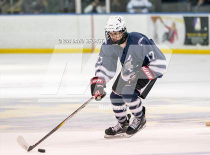 Thumbnail 3 in Manasquan vs Governor Livingston photogallery.