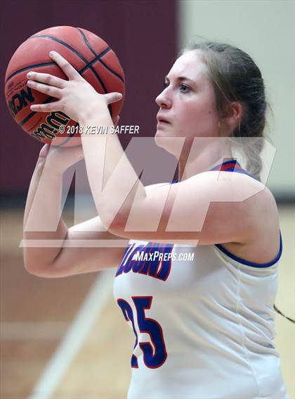 Thumbnail 3 in Briggsdale vs. Kiowa (CHSAA 1A Regional Playoff) photogallery.