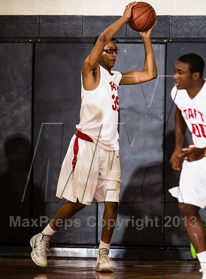Thumbnail 3 in Taft [William H.] vs Humble (McDonald's Texas Invitational) photogallery.