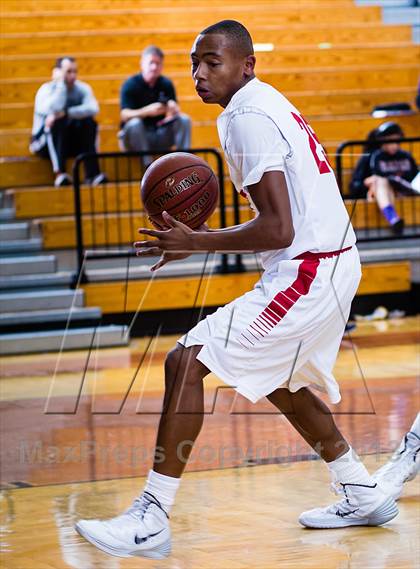 Thumbnail 1 in Taft [William H.] vs Humble (McDonald's Texas Invitational) photogallery.
