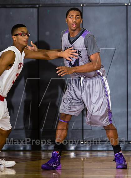 Thumbnail 3 in Taft [William H.] vs Humble (McDonald's Texas Invitational) photogallery.