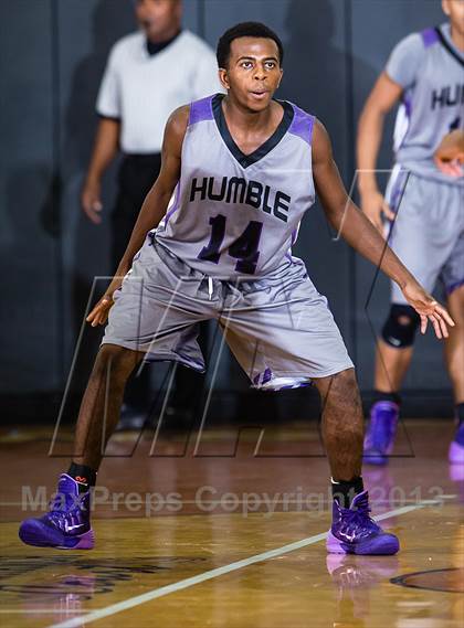 Thumbnail 3 in Taft [William H.] vs Humble (McDonald's Texas Invitational) photogallery.