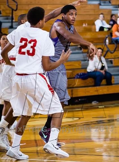Thumbnail 2 in Taft [William H.] vs Humble (McDonald's Texas Invitational) photogallery.