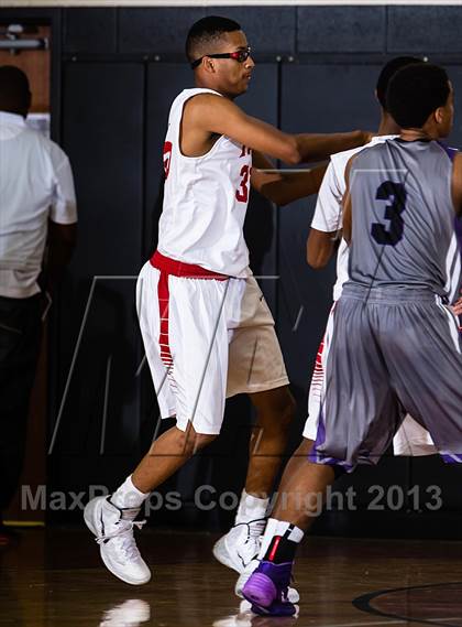 Thumbnail 1 in Taft [William H.] vs Humble (McDonald's Texas Invitational) photogallery.