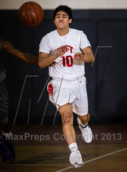 Thumbnail 2 in Taft [William H.] vs Humble (McDonald's Texas Invitational) photogallery.