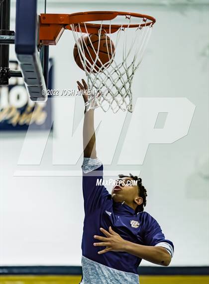 Thumbnail 1 in Opelousas Catholic @ St. John photogallery.