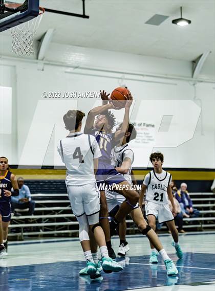 Thumbnail 1 in Opelousas Catholic @ St. John photogallery.