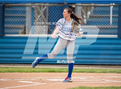Thumbnail 3 in Division vs Mepham (NYSPHSAA Section 8 Class A Final Game 1) photogallery.