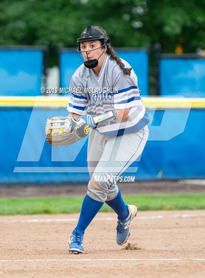 Thumbnail 1 in Division vs Mepham (NYSPHSAA Section 8 Class A Final Game 1) photogallery.