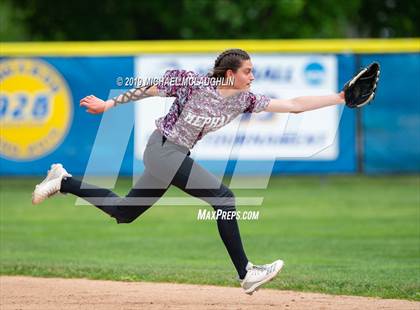 Thumbnail 3 in Division vs Mepham (NYSPHSAA Section 8 Class A Final Game 1) photogallery.