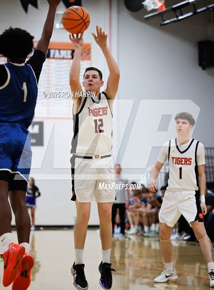 Thumbnail 3 in McQueen @ Douglas photogallery.