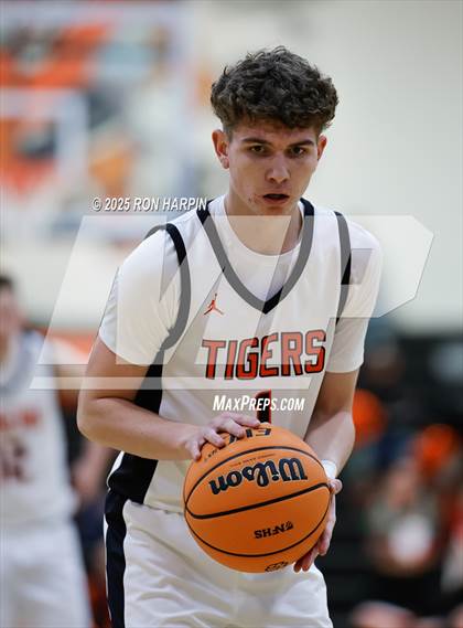 Thumbnail 3 in McQueen @ Douglas photogallery.