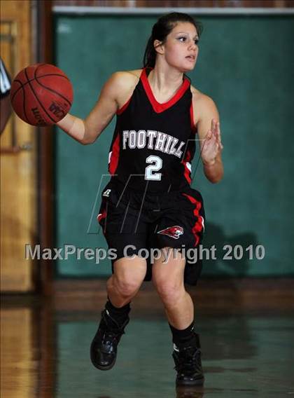 Thumbnail 1 in Foothill vs. Vista del Lago photogallery.
