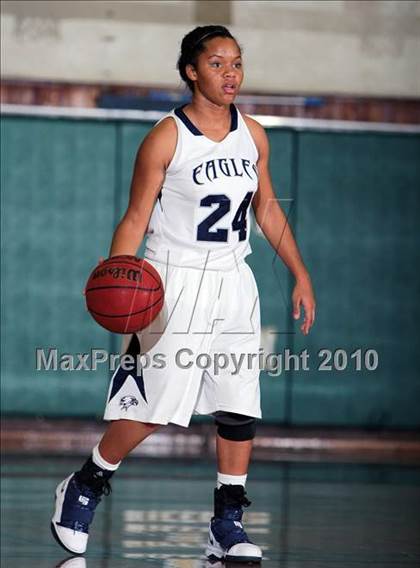 Thumbnail 1 in Foothill vs. Vista del Lago photogallery.