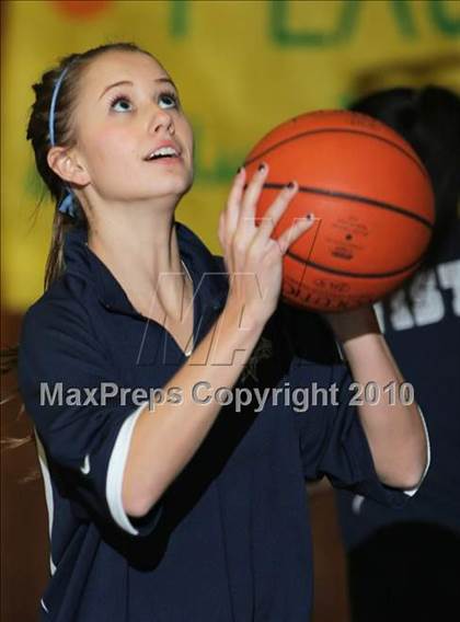 Thumbnail 2 in Foothill vs. Vista del Lago photogallery.