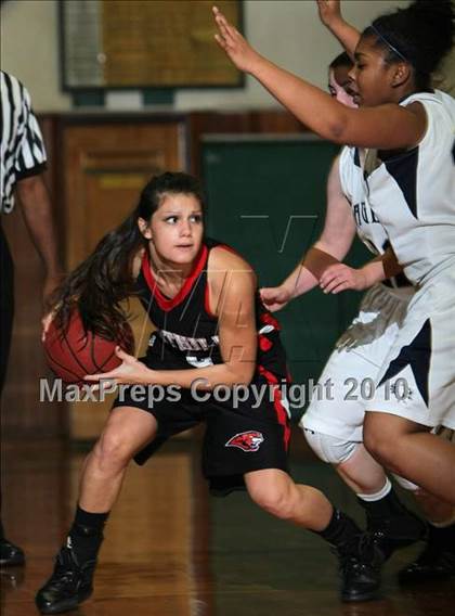 Thumbnail 2 in Foothill vs. Vista del Lago photogallery.