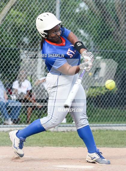 Thumbnail 3 in St. Louis Catholic @ E.D. White (LHSAA 3A Regional Playoff) photogallery.
