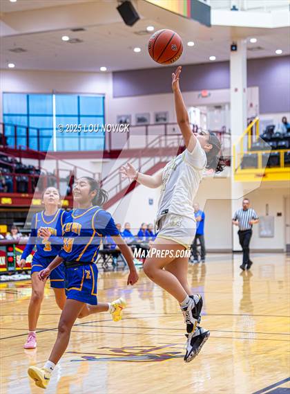 Thumbnail 3 in Mesa Vista vs. Cuba (Lady Braves Invite at Santa Fe Indian School) photogallery.