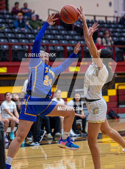 Thumbnail 2 in Mesa Vista vs. Cuba (Lady Braves Invite at Santa Fe Indian School) photogallery.