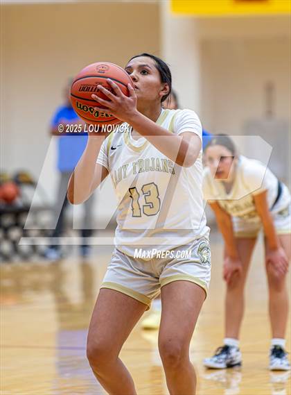 Thumbnail 1 in Mesa Vista vs. Cuba (Lady Braves Invite at Santa Fe Indian School) photogallery.