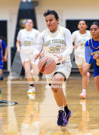 Thumbnail 1 in Mesa Vista vs. Cuba (Lady Braves Invite at Santa Fe Indian School) photogallery.