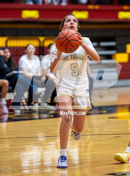 Thumbnail 3 in Mesa Vista vs. Cuba (Lady Braves Invite at Santa Fe Indian School) photogallery.