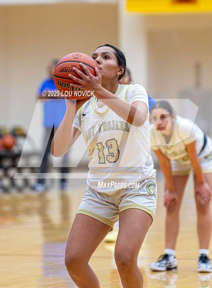 Thumbnail 2 in Mesa Vista vs. Cuba (Lady Braves Invite at Santa Fe Indian School) photogallery.
