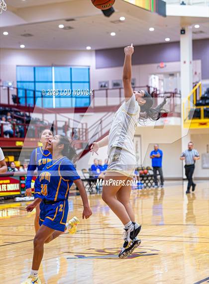 Thumbnail 1 in Mesa Vista vs. Cuba (Lady Braves Invite at Santa Fe Indian School) photogallery.